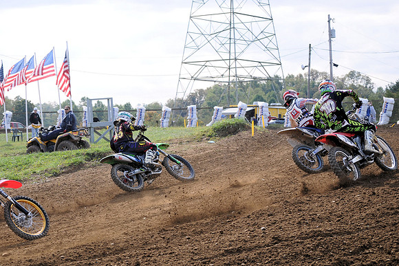 WOMEN & BOMBER START