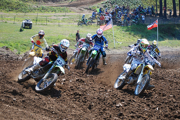 WOMEN & BOMBER START